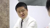 老师涂了好看的颜色，男同学喊着也要涂，真是太逗了