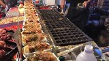 街头特色小吃，章鱼丸子，吃货都想品尝一下