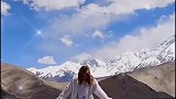 来吧，一起坐在湖边吹吹风看看雪山看看美景感谢关注