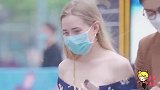 街拍：外国人穿衣就是大胆，该露的地方绝不保守