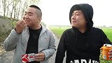 二货撺掇憨头回家骗钱上网，只因网吧是自家开的！结局太搞笑了