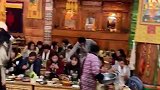兄弟姐妹们，来到我们家必须要先吃肉