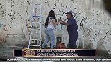 国外恶搞，路人帮油漆工，没想到油漆工用滚筒刷涂路人一身