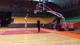 莫泰苦练篮下小勾手 他曾用这绝技绝杀浙江！
