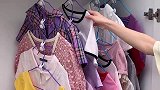 衣柜空间不够用，快用上这个衣架挂钩，多件衣服叠加起来，衣柜又腾出好多空间 好物分享