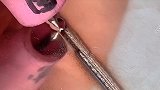 使用冷焊机，焊接螺栓，焊点看着就很舒服