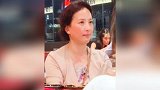 刘亦菲妈妈素颜近照被曝光,如今60岁保养得宜气质好,让人羡慕