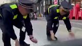 许昌市魏都城管将外摆时间提前近一个月，帮摆桌、铺地垫、招揽生意