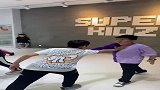 小伙练习街舞，短短三个月，动作已经很酷！