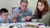 儿子挑食，不吃木耳还好老婆反应快，你学废了吗