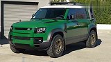 喜欢这辆绿色路虎卫士的风格吗？