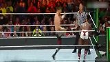 全场沸腾！WWE萨米辛连续飞踢巴比莱斯利  打得对手怀疑人生