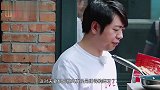 郎朗突然在吉娜大腿上“谈情”，下一秒吉娜的反应，甜到发齁