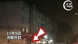开封一男子持钝器当街狂砸过往车辆，最终被特警按地制服！