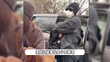 宋威龙春晚彩排路透曝光，包裹严实仍很有男神范，有种毫不费力的帅
