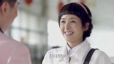 小伙拿钥匙逗美女玩，没想到却被美女一把截走，最后求着美女给她