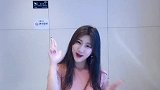 咱姑娘咋这么开心咱也不敢问