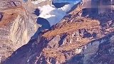 一生难遇一次！尼泊尔卡普冰川湖传说中的“云崩”，太壮观了