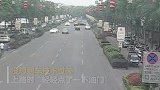 男子借朋友500万法拉利过把瘾 车技不行上路就撞车