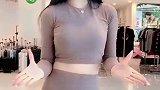 商场售货员美女，趁着休息时间来段舞，就想谈这样的女朋友