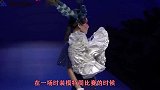 25厘米高跟鞋“逼”模特上T台，嘉宾成人肉拐杖，设计师翻脸了