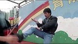 陈勋奇和老外打架,没想到他偷师中国功夫,耍起一手醉拳
