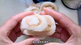 双色花卷做法，个个蓬松柔软有弹性，用力捏压迅速回弹