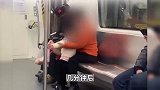 离谱！杭州一大妈在地铁里抽烟还给娃点烟，地铁工作人员回应