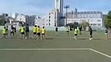 文班亚马现身野球场 模仿C罗的姿势直接任意球破门