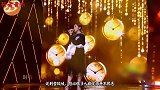 12岁少女翻唱《岁月神偷》，以为是稚嫩童音，开嗓却是成熟烟嗓