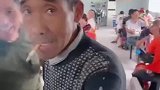 农民工吃饭忘刷卡，专程过来补刷
