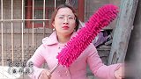 小伙回家被老婆教训，顺口溜一句又一句，真是太逗了