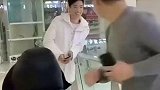 不好意思，冤枉了穿白衣的小哥哥