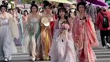 洛阳街头重现盛唐景象，古风美女如云
