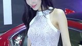这个车模姑娘火了，肤白貌美，你看了会动心吗