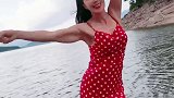 你说来和我一起玩水，发个视频看看你长的啥样。