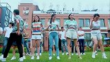 张含韵摇摆屁股计步数，这频率堪比电动小马达，赵丽颖都甘拜下风