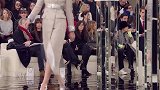 时尚走秀：超模身材比例万里挑一，满屏大长腿