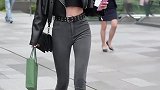 惊艳了半条街，她是谁？她在哪？