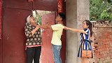 短剧：继女考上大学，后妈借贷款给她凑学费，5年后回家结局感人