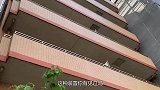 阳台上挖个洞，这有什么用？人们难道不怕掉下去吗