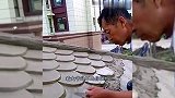 水泥工神操作，一个不服一个