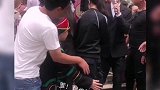 大家反应都太真实了！是不是你追星本人？蔡徐坤 和蔡徐坤握手后的表情