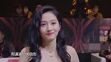 女神关晓彤荣获大奖！身着性感礼服登台领奖，太美了！丨国剧盛典