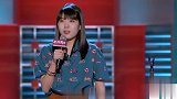 杨笠脱口秀很有郭德纲范！杨笠左手右手慢动作，私下最想吸烟！