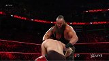 WWE-16年-RAW第1226期：单打赛萨米辛VS斯特劳曼-全场