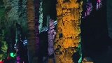 黄龙洞石笋美不胜收
