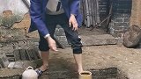 还知道疼，明天就好好教训你们