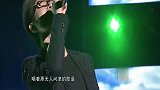 汪峰唱了十一年也不火！流浪歌手开口却瞬间走红，听哭女评委！