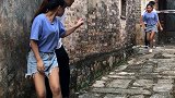 你们会相信谁？